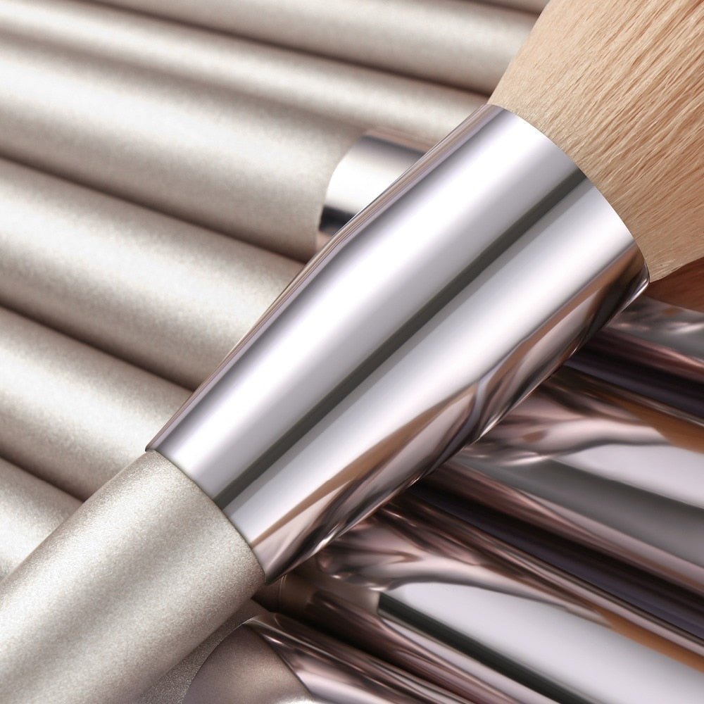 La Milee Champagne Makeup Brush Set image 7