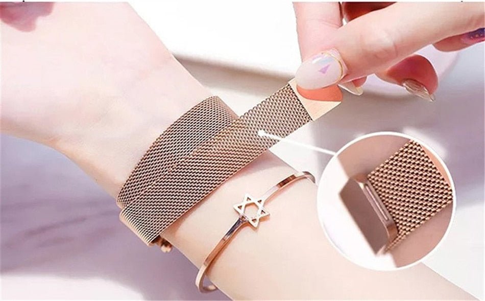 Luxury Women's Magnetic Starry Sky Quartz Wrist Watch Quartz image 9