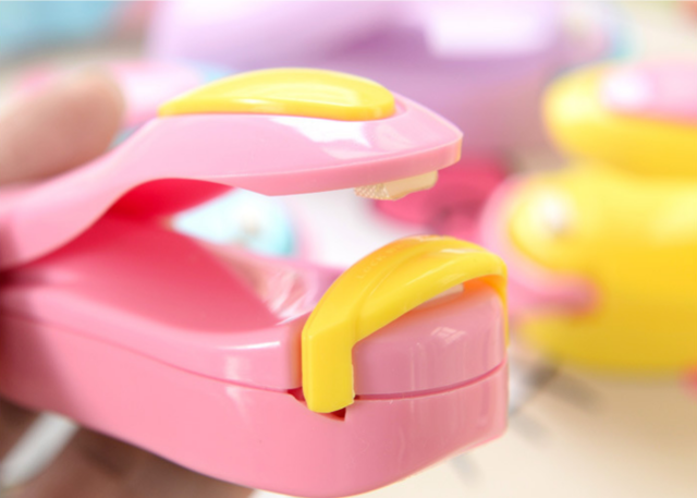 Portable Household Mini Sealing Machine - Pink image