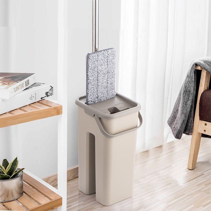 Hands-free Flat Squeeze Mop and Bucket Wringer image 1